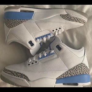 Jordan 3 Unc WANT TO CREATE NEW SPACE, SO IM SELLING CHEAP, PLEASE PURCHASE